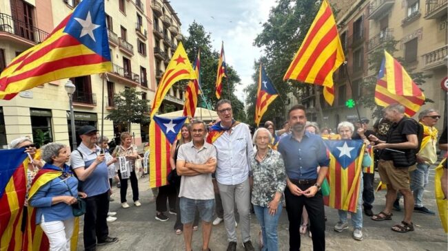 El independentismo pide explicaciones a Illa por los cantantes expulsados de la Sagrada Familia