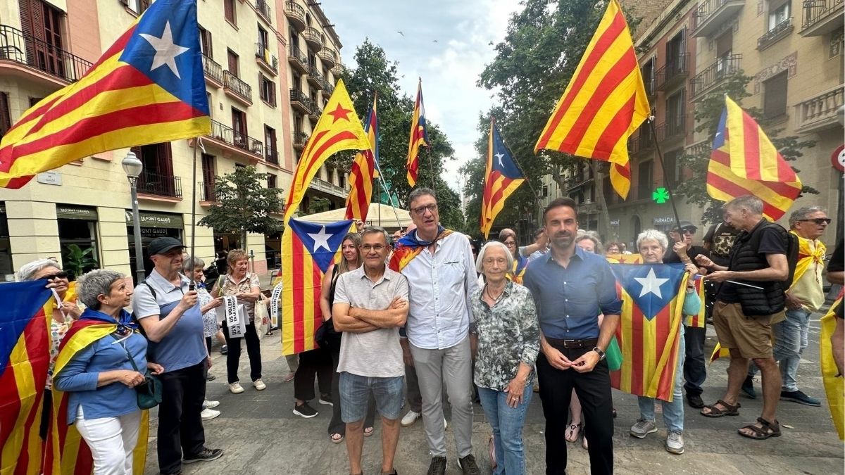 El independentismo pide explicaciones a Illa por los cantantes expulsados de la Sagrada Familia