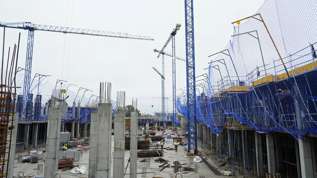 Vox frena el plan de pisos pequeños en Sevilla y propone construir edificios más altos