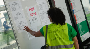 La huelga educativa valenciana se enquista en el uso del valenciano y la subida salarial