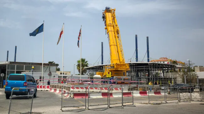 Cuenta atrás para la Verja: Interior acelera el desmontaje de los controles con Gibraltar