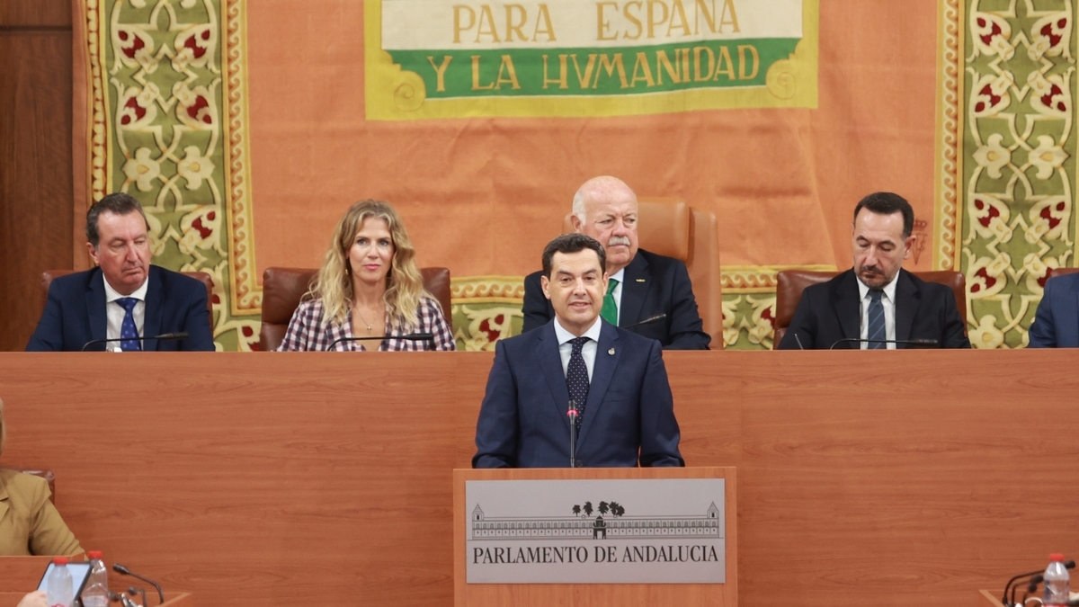 Moreno blindará la sanidad pública con una subida anual obligatoria del presupuesto