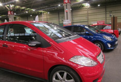La bajada del consumo y el 'boom' de coches usados revelan la debilidad de la economía