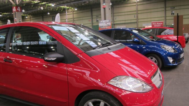 La bajada del consumo y el 'boom' de coches usados revelan la debilidad de la economía