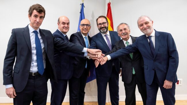 La industria española se compromete a colaborar en un futuro caza europeo