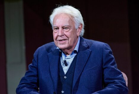 Felipe González recuerda que convocó elecciones cuando no aprobó los presupuestos