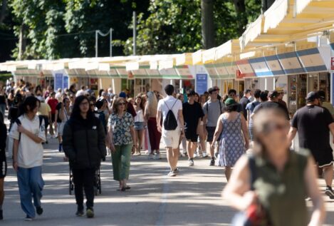 Leer para resistir la desinformación, y también, para reír