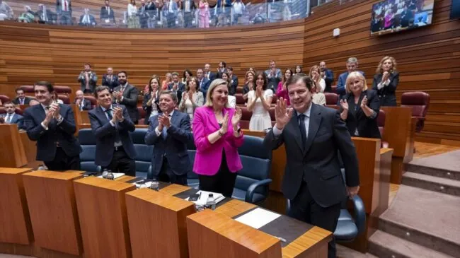 Mañueco jura su cargo como presidente con el propósito de ilusionar a Castilla y León