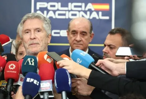 Marlaska defiende a la directora de la Guardia Civil y la excusa porque no habló sobre la trama