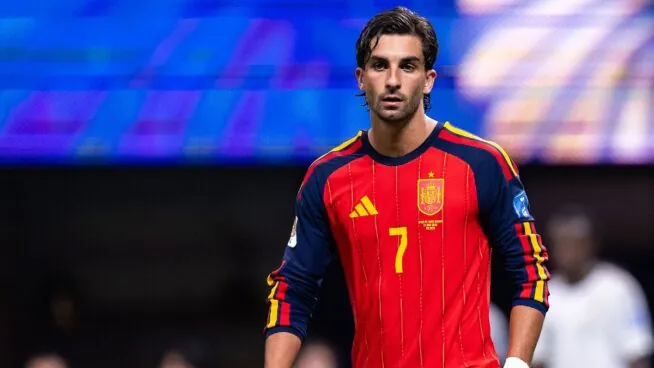 La difícil infancia de Ferrán Torres (futbolista de la Selección Española, 25 años): «Fue un shock para mí, no supe cómo afrontarlo y me daba vergüenza contarlo; los domingos solo lloraba»