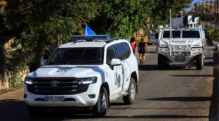 Muere un 'casco azul' serbio y dos españoles están heridos en un ataque en el sur de Líbano
