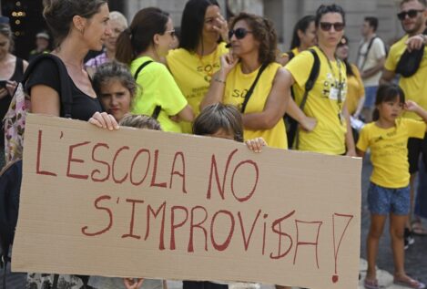 Nueva protesta de los docentes catalanes coincidiendo con la visita del papa a Barcelona