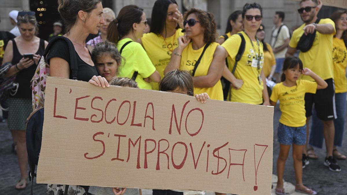 Nueva protesta de los docentes catalanes coincidiendo con la visita del papa a Barcelona