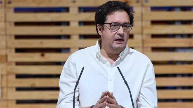 López prepara hasta 800 millones para llevar a España a la primera división europea de la IA