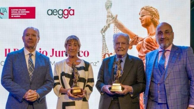 Antonio Garrigues y Victoria Ortega reciben el II premio Icogam-Aegga Manuel Herranz