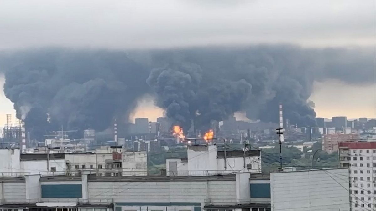 Registrado un incendio en una refinería en Moscú tras un «ataque masivo» de Ucrania
