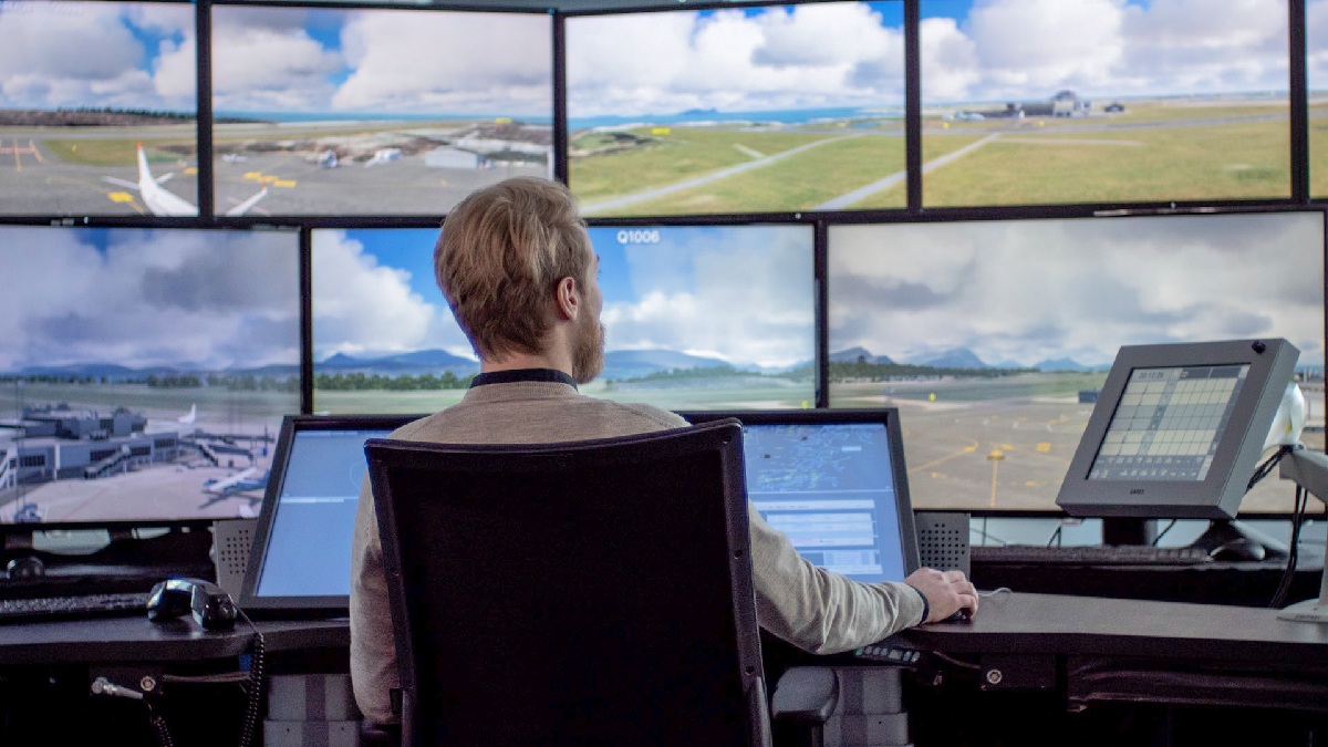 Indra desplegará la primera torre de control digital para gestionar varios aeropuertos a la vez