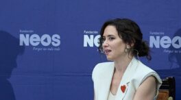 Ayuso carga contra un Gobierno «debilitado»: «Una grandísima mafia que lo corrompe todo»