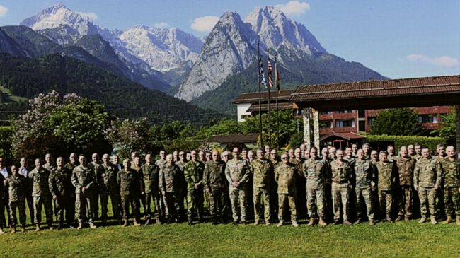 El jefe del Ejército de Tierra asiste a una reunión organizada por EEUU en plena tensión bilateral