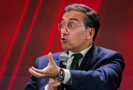 Albares asegura que España apoyará a Ucrania «para que gane la guerra y, sobre todo, la paz»