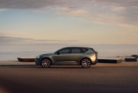 El Volvo EX60 llega tarde al SUV eléctrico premium pero tiene mimbres para arrasar