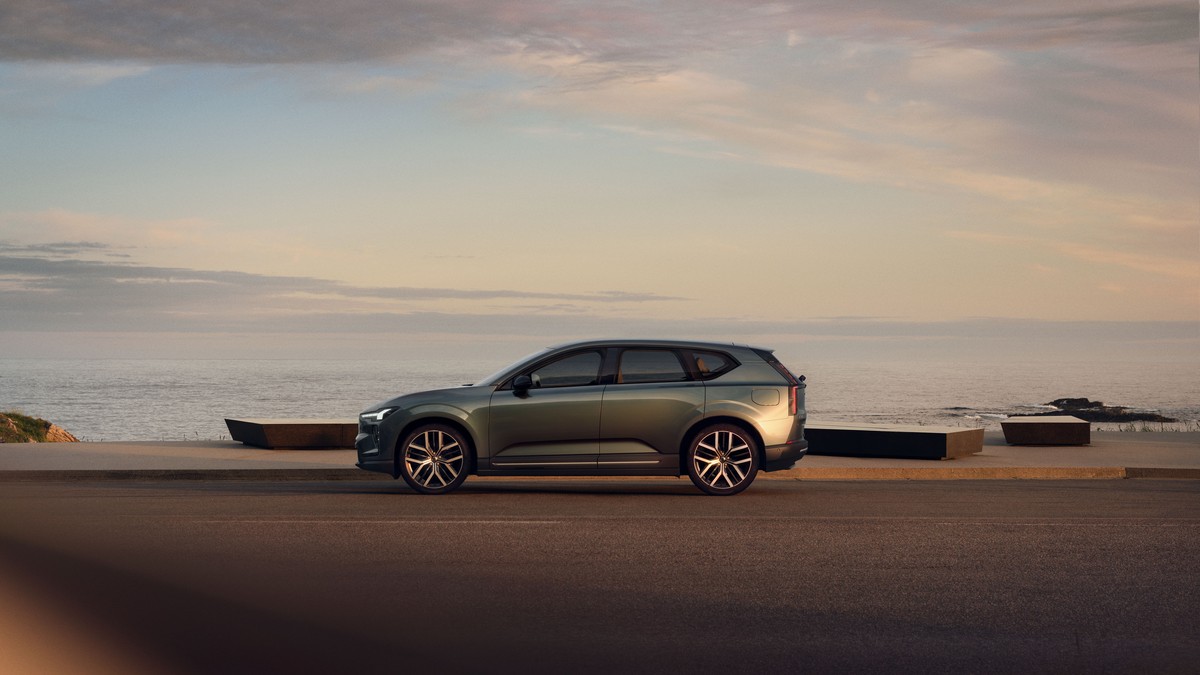 El Volvo EX60 llega tarde al SUV eléctrico premium pero tiene mimbres para arrasar