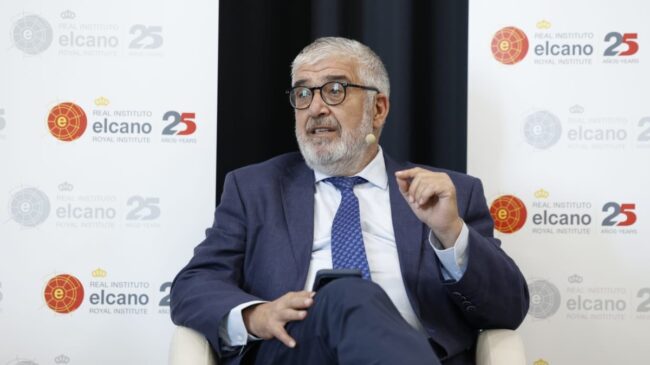 Albares fuerza la renuncia del presidente del principal 'think tank' de política exterior