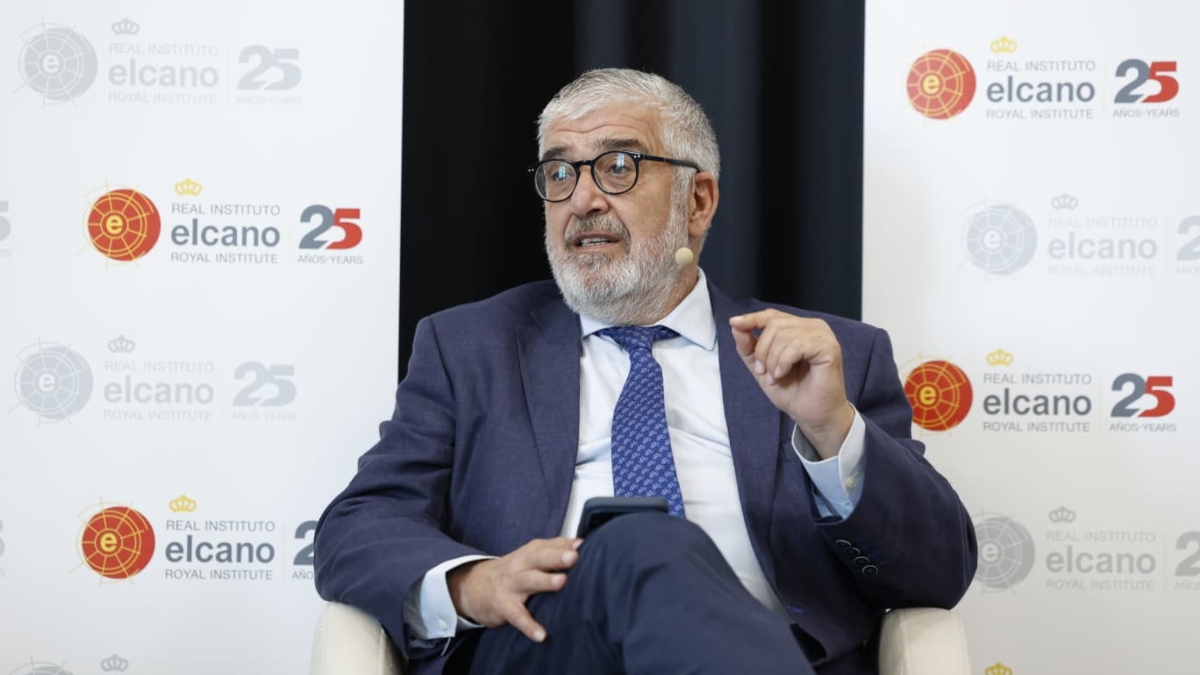 Albares fuerza la renuncia del presidente del principal ‘think tank’ de política exterior