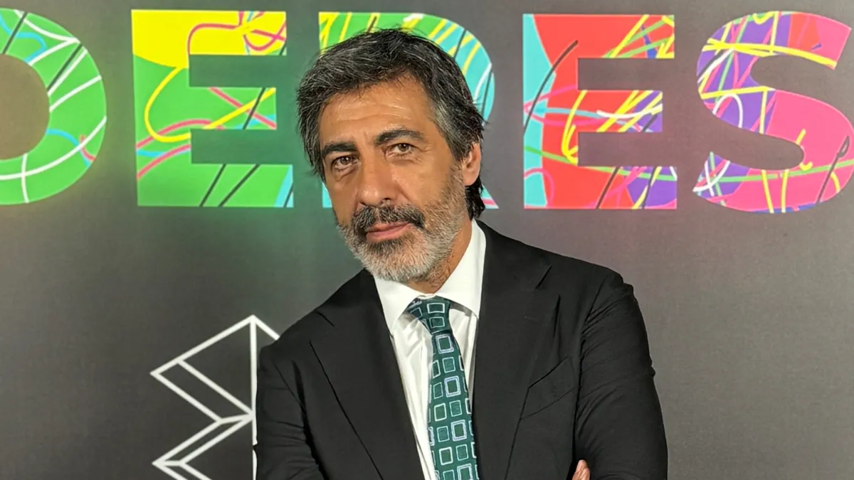 Juan del Val, 55 años: «Me levanto a las cinco de la mañana; desayuno una rebanada de pan con jamón york y un vaso de agua muy muy fría»