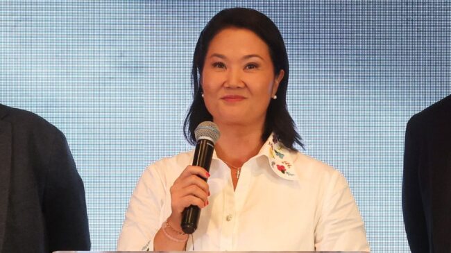 Keiko Fujimori se pone por delante en el conteo en Perú con menos del 2% por escrutar