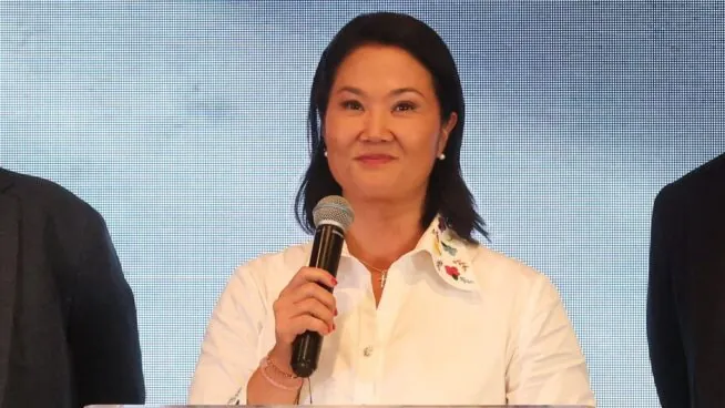 Keiko Fujimori se pone por delante en el conteo en Perú con menos del 2% por escrutar