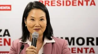 Fujimori, nueva presidenta de Perú tras imponerse por 50.000 votos a su rival