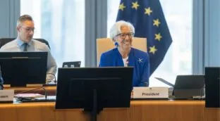 El BCE sube los tipos por primera vez en tres años para contener la escalada de los precios