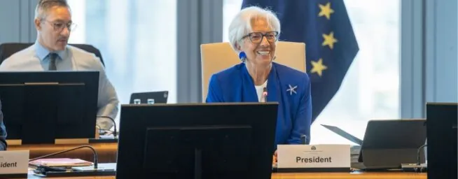 El BCE sube los tipos por primera vez en tres años para contener la escalada de los precios
