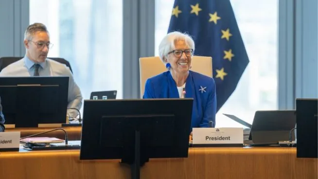 El BCE sube los tipos por primera vez en tres años para contener la escalada de los precios