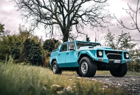 El Lamborghini LM002 es el padre de los SUV y el poseedor de la historia más rocambolesca