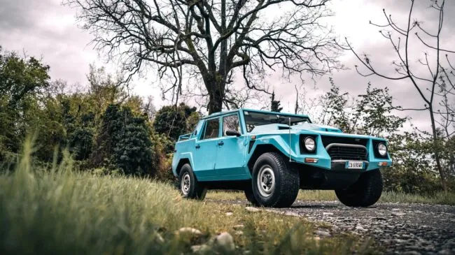 El Lamborghini LM002 es el padre de los SUV y el poseedor de la historia más rocambolesca