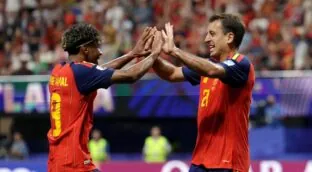 Lamine y Oyarzabal acercan a España a dieciseisavos frente a una pobre Arabia Saudí