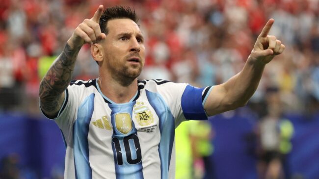 Messi agranda su leyenda con un doblete de récord contra Austria