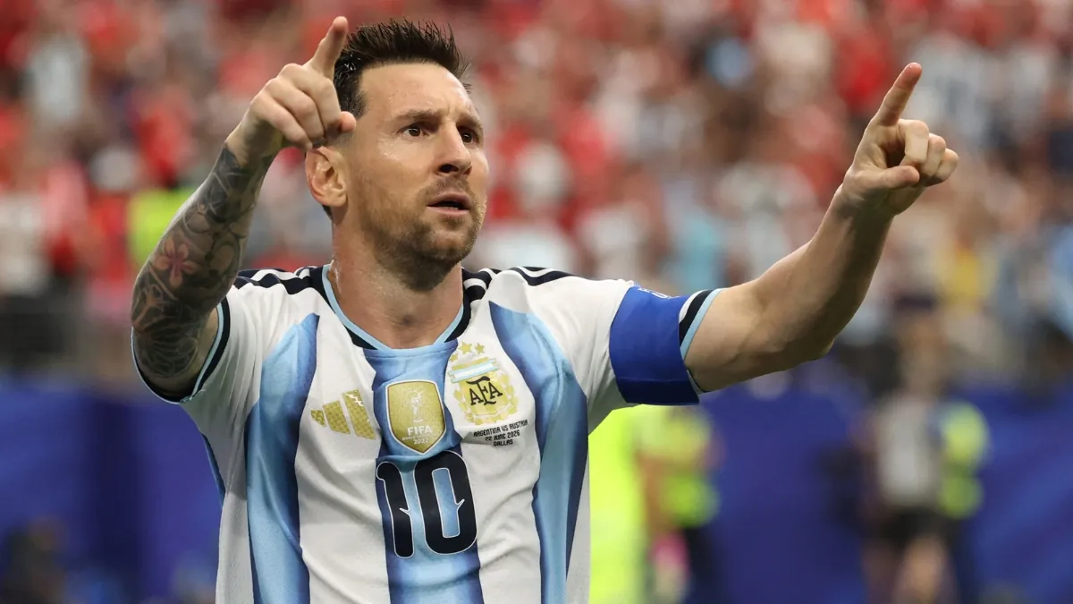 Messi agranda su leyenda con un doblete de récord contra Austria