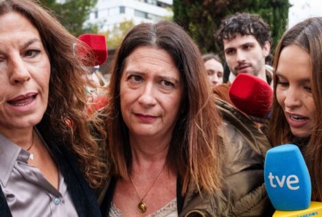 El PSOE sigue estudiando «sin prisa» si se querella contra Leire Díez