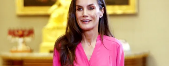 La reina Letizia y su historia de amor con las alpargatas: las 5 marcas españolas en las que compra, los modelos que utiliza y sus precios
