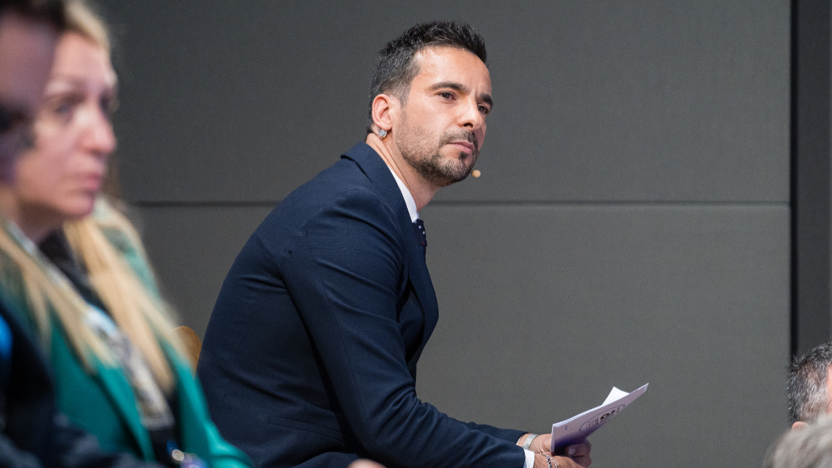 Lluís Guilera, el sustituto de Intxaurrondo en ‘La hora de La 1’: su polémica por la «gestación subrogada», un divorcio y dos hijos