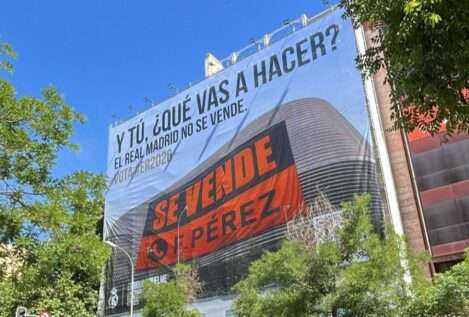 Enrique Riquelme despliega una lona en Madrid: «El Real Madrid no se vende»