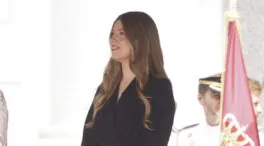 Sofía brilla con luz propia en el Palacio Real junto al Papa: vestido negro ceñido al protocolo y un gran detalle que le diferencia de su hermana