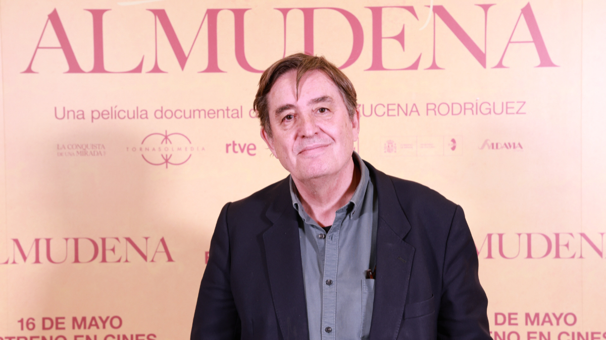 La vida de Luis García Montero en la Granada de los años 80: «Aprendí a vivir y escribir, pero mi historia empezó cuando miré a Almudena»