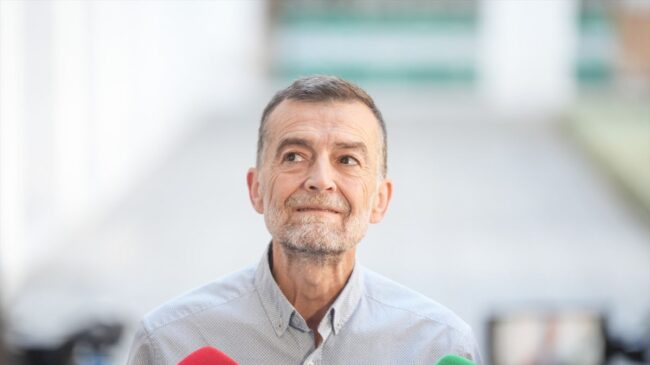 Maíllo pide al PSOE «espabilar» y exige a Sánchez explicaciones «claras y convincentes»