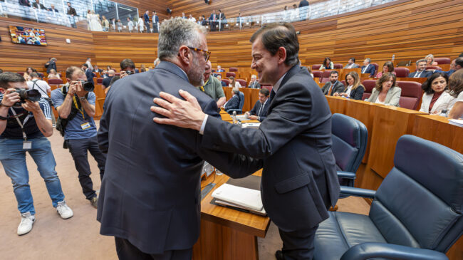 Mañueco, investido presidente de Castilla y León gracias al apoyo de Vox