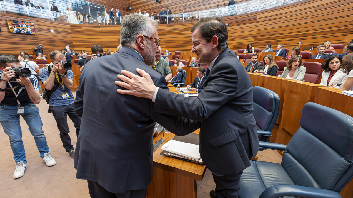 Mañueco, investido presidente de Castilla y León gracias al apoyo de Vox