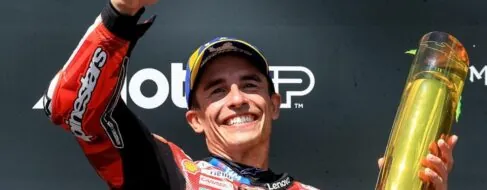 Marc Márquez pega un puñetazo encima de la mesa por el título de MotoGP en Chequia